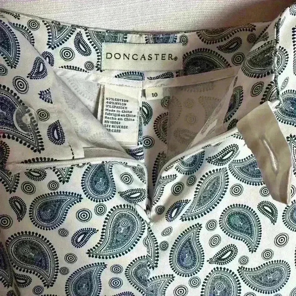 Doncaster women’s cropped paisley pants, size 10 - Picture 3 of 4